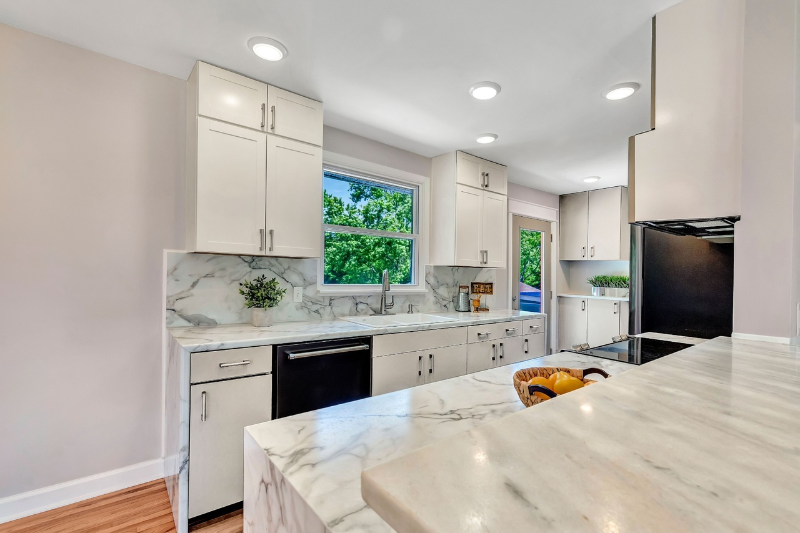 1019 N Graycroft Ave - Photo 7 of 16