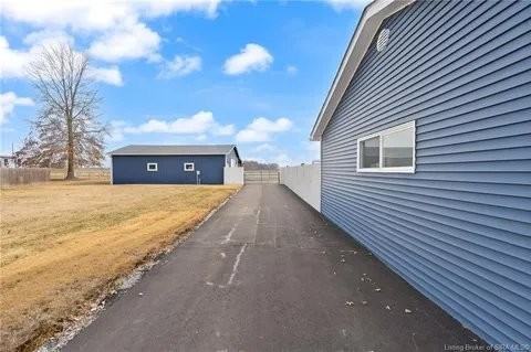 102 Melanie Ln - Photo 2 of 20