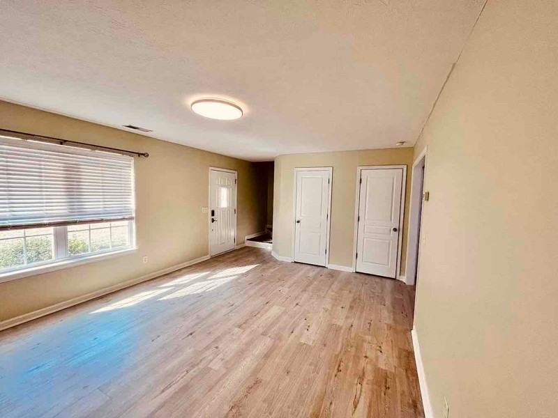 1209 Woodall Rd - Photo 2 of 13