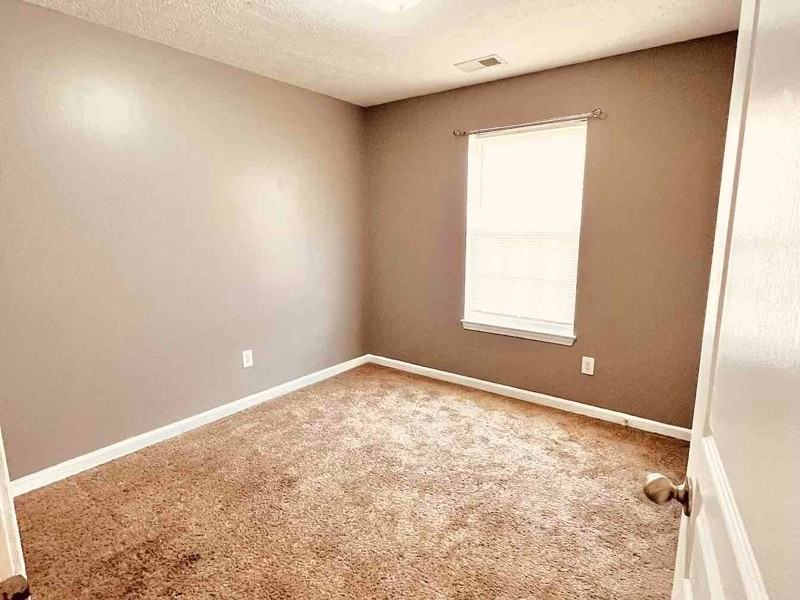 1209 Woodall Rd - Photo 5 of 13