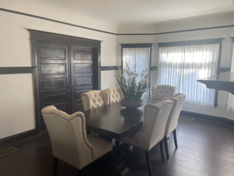 1000 W 22nd St - Photo 2 of 5