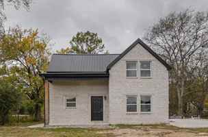 featured image of 830 Market St