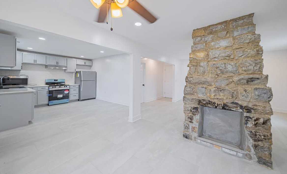 830 Market St - Photo 4 of 18