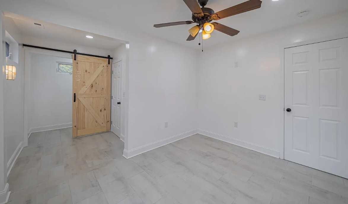 830 Market St - Photo 6 of 18