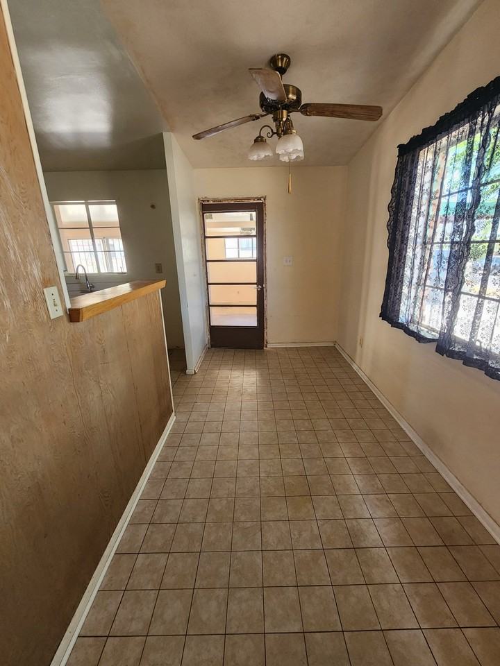 525 S Rosemont Ave - Photo 3 of 13