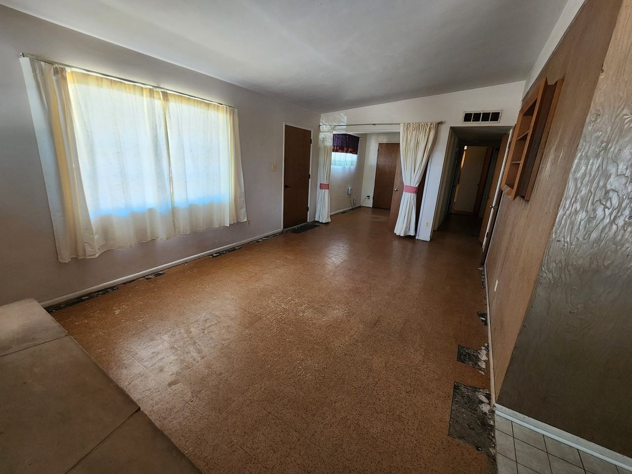 525 S Rosemont Ave - Photo 5 of 13