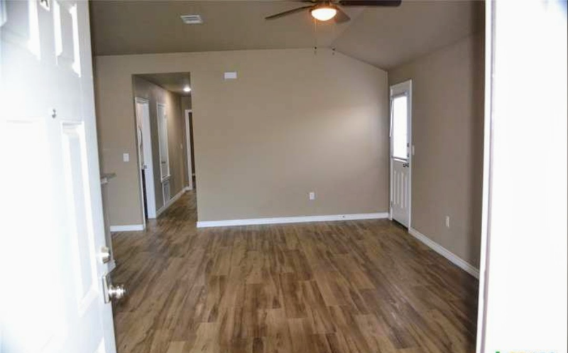 1204 N 18th St #A - Photo 3 of 7