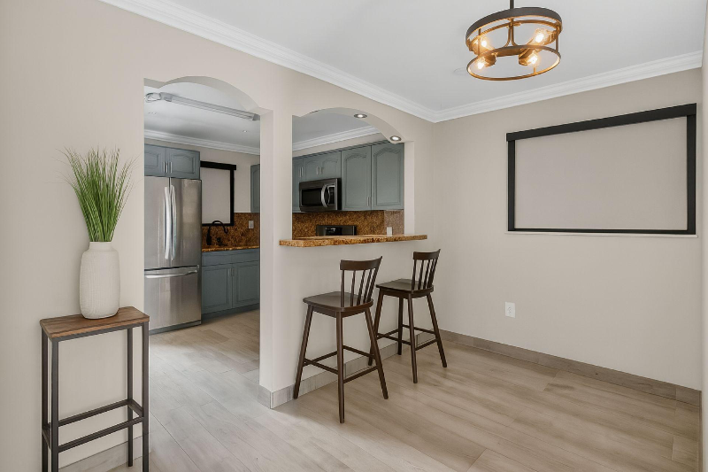 2061 Nw 27th St - Photo 6 of 6