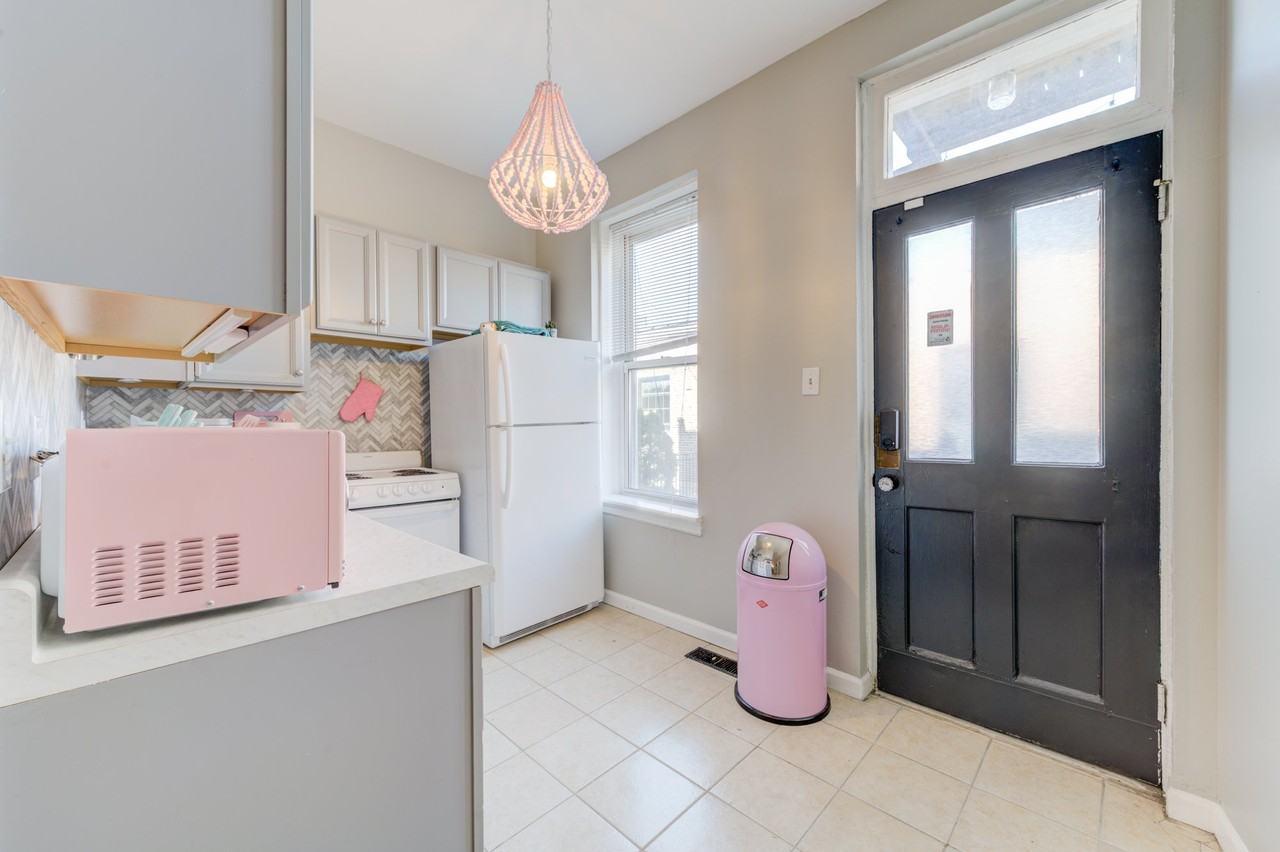 1707 S 9th St - Photo 2 of 8