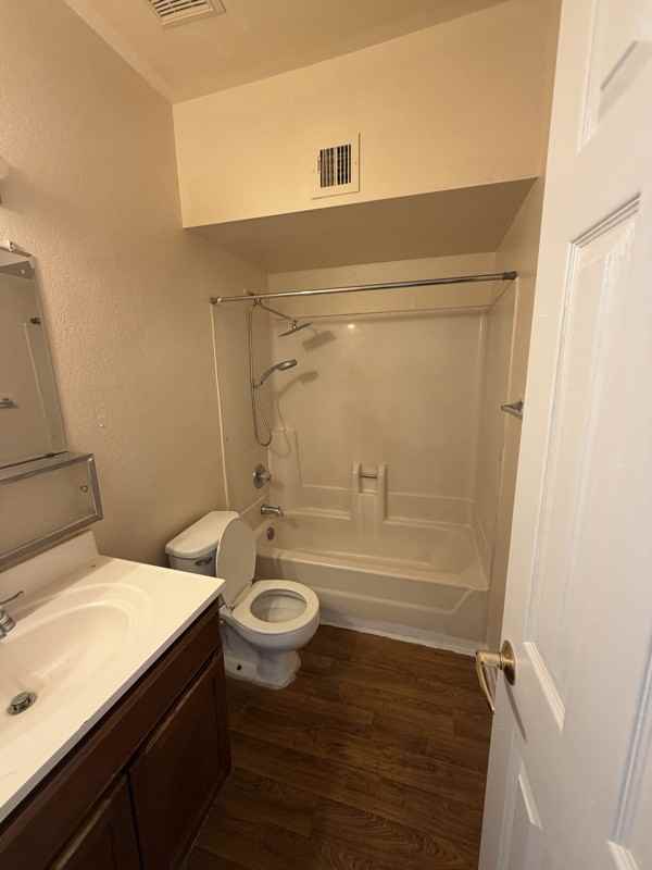 2826 E Marconi Ave - Photo 6 of 14