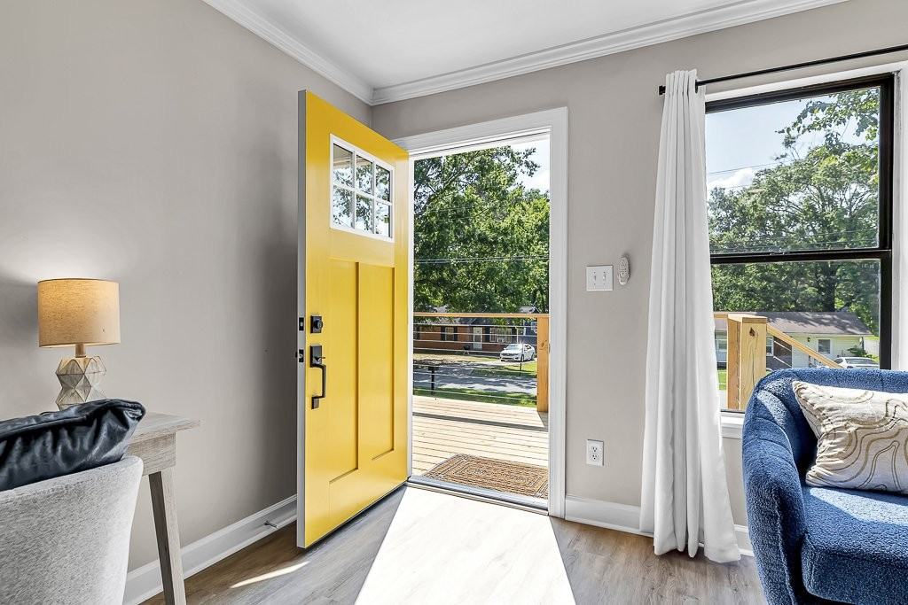 703 Second St - Photo 2 of 17