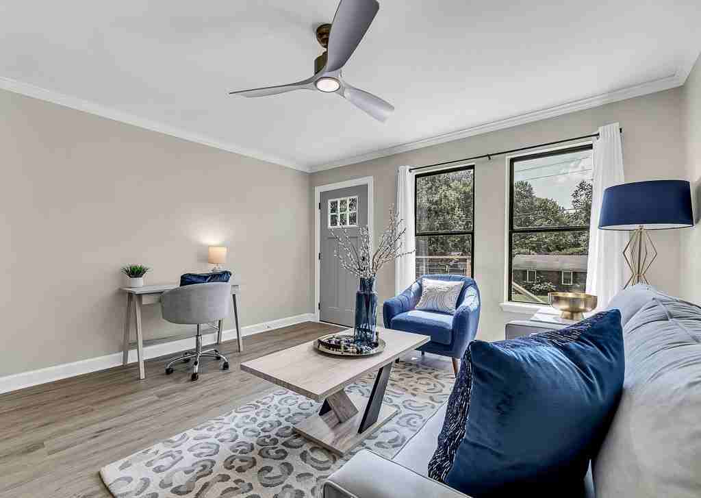 703 Second St - Photo 4 of 17