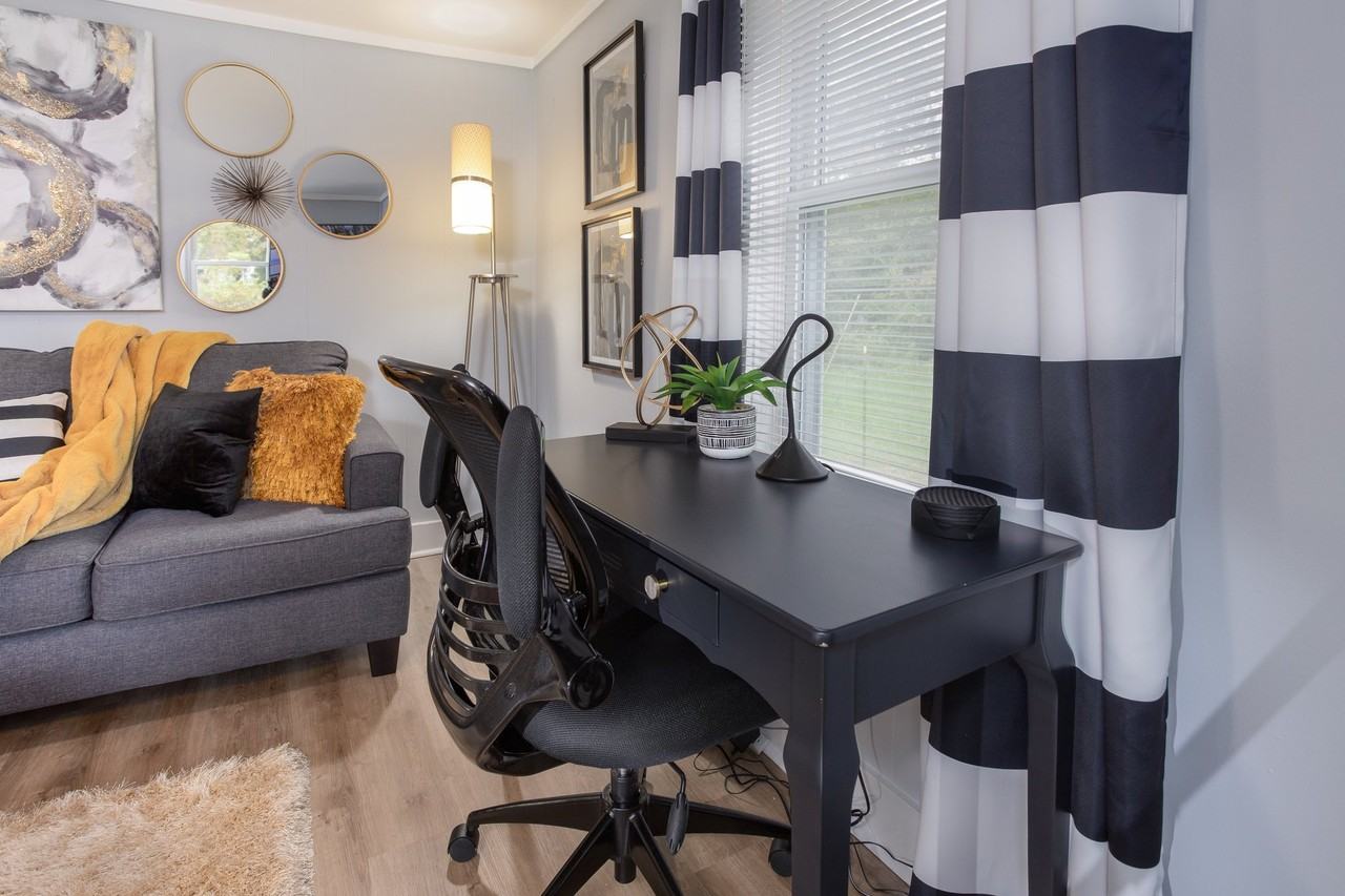 723 W Mckinley St - Photo 7 of 18