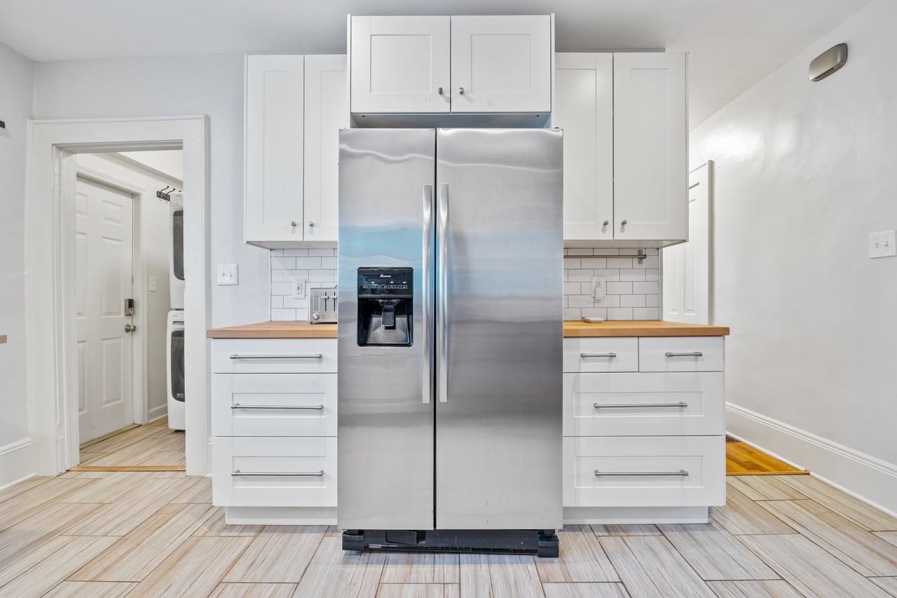 1146 Wade St Ne - Photo 2 of 20