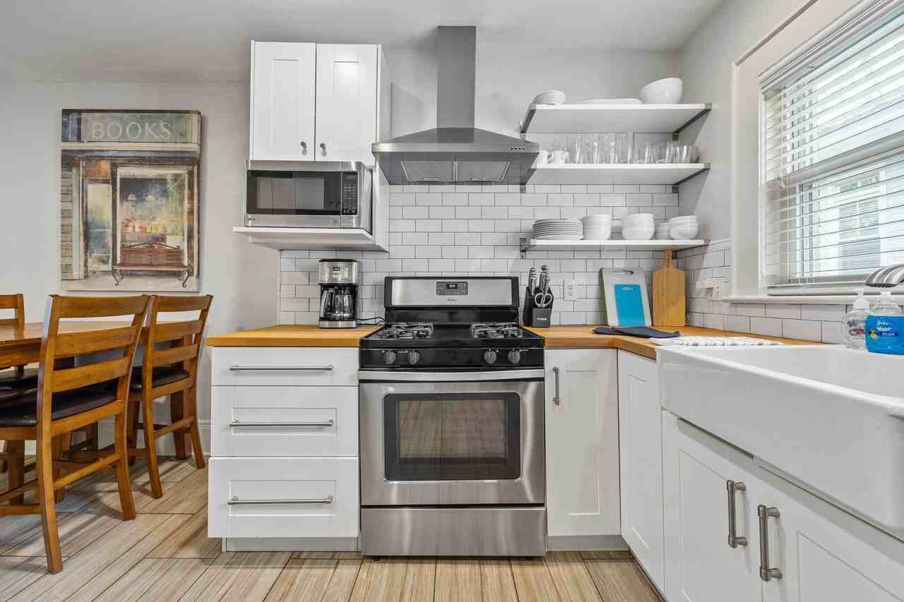 1146 Wade St Ne - Photo 6 of 20