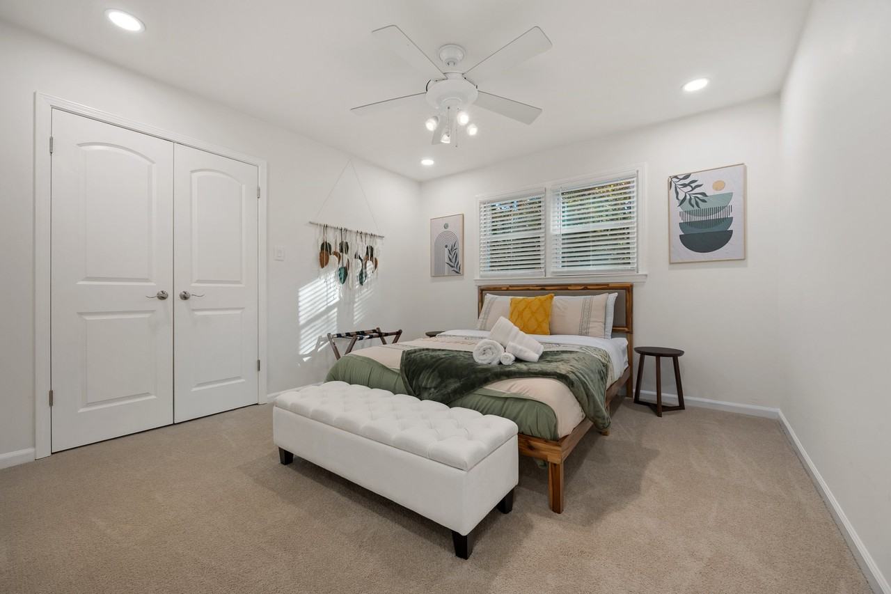 82 Vanessa Dr Se - Photo 5 of 20