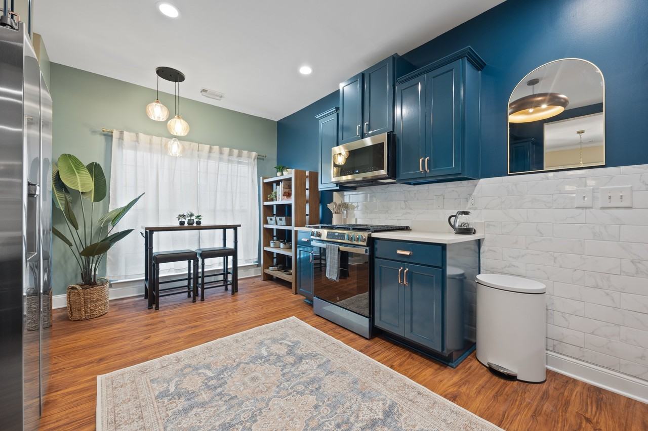 13581 Weycroft Cir - Photo 2 of 20