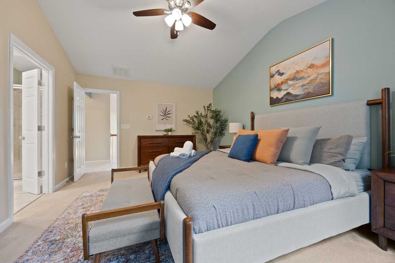 13581 Weycroft Cir - Photo 3 of 20