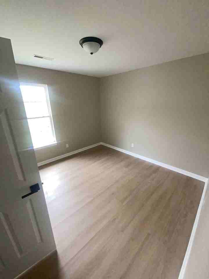 3329D Moorewood Dr - Photo 4 of 26