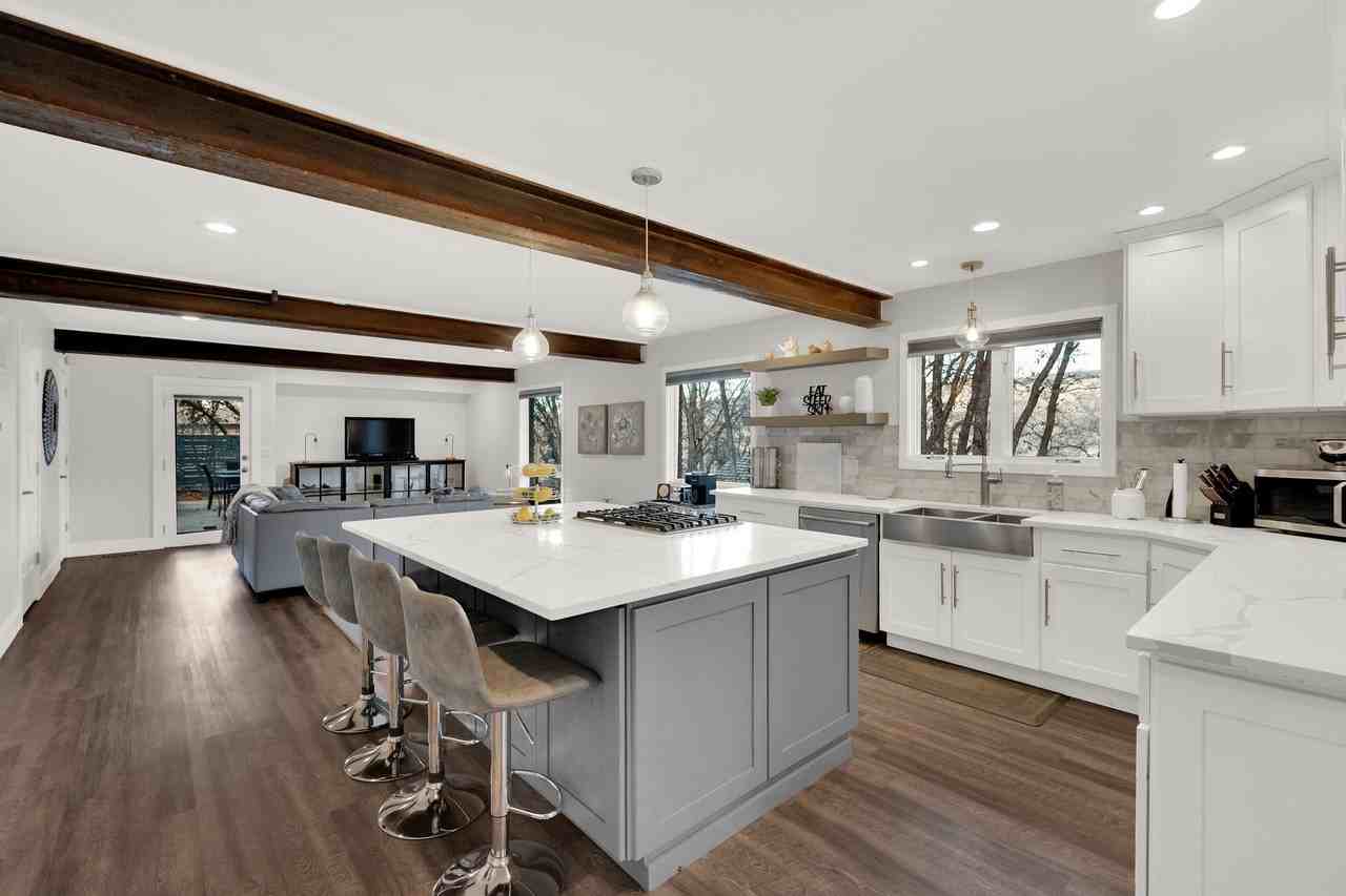 2578 E Dimple Dell Rd - Photo 3 of 16