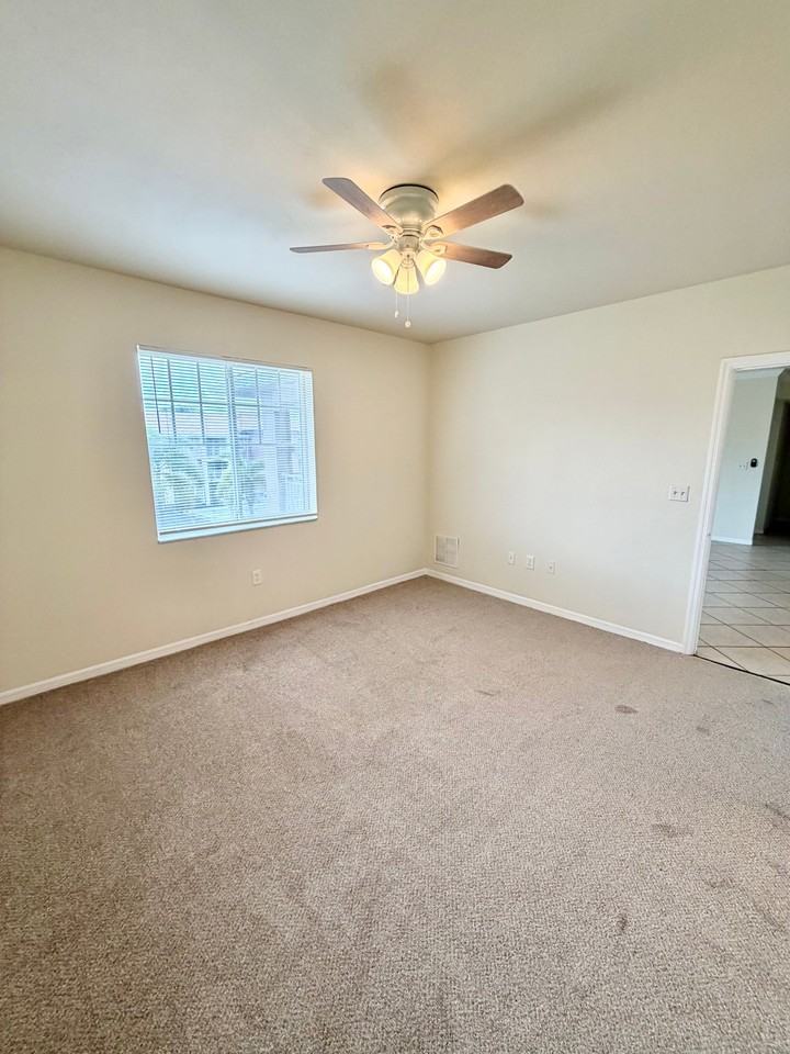 6510 Emerald Dunes Dr - Photo 7 of 18
