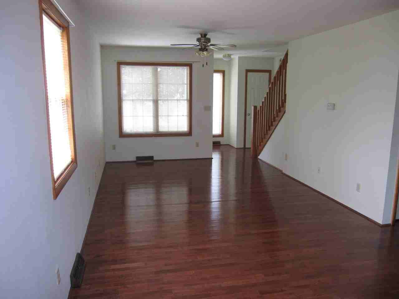 8 Cindy Way - Photo 3 of 6