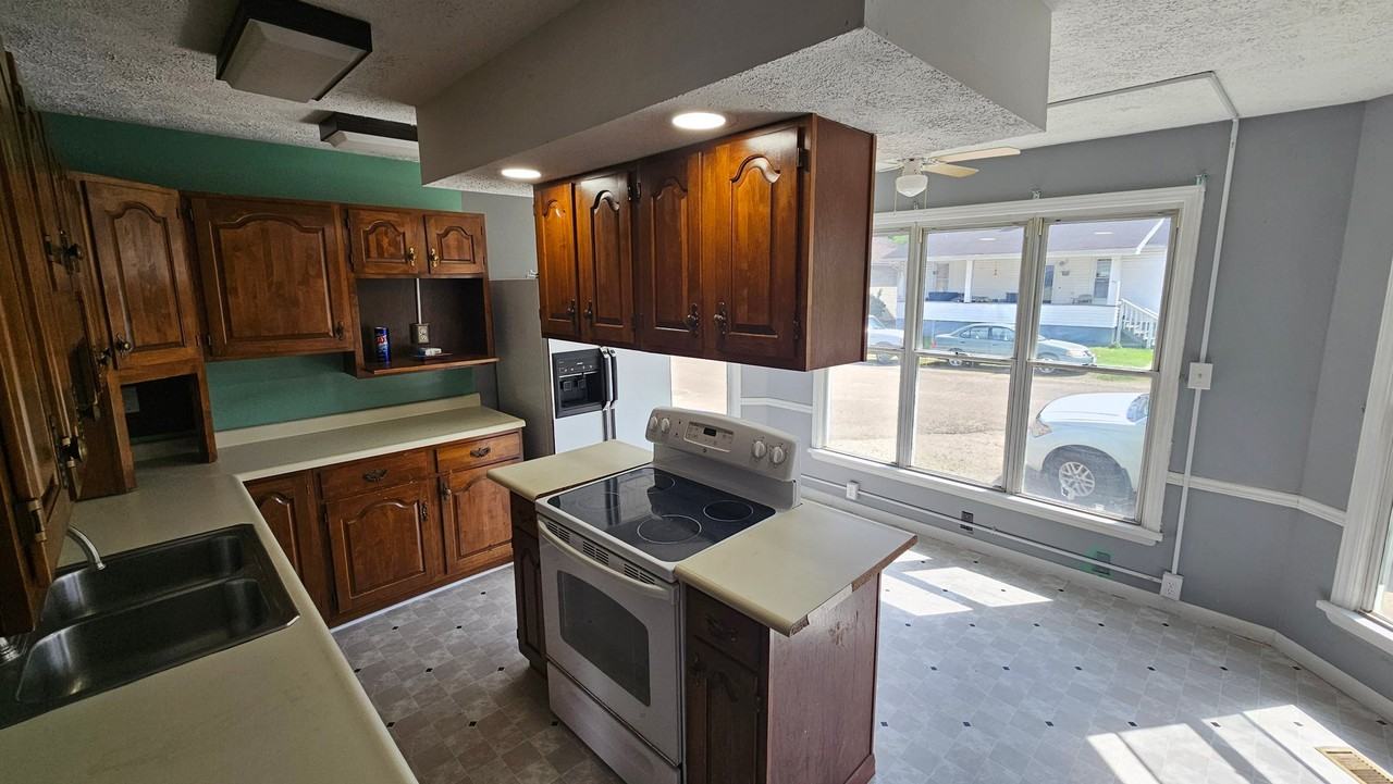 23 Madison St #A - Photo 2 of 8