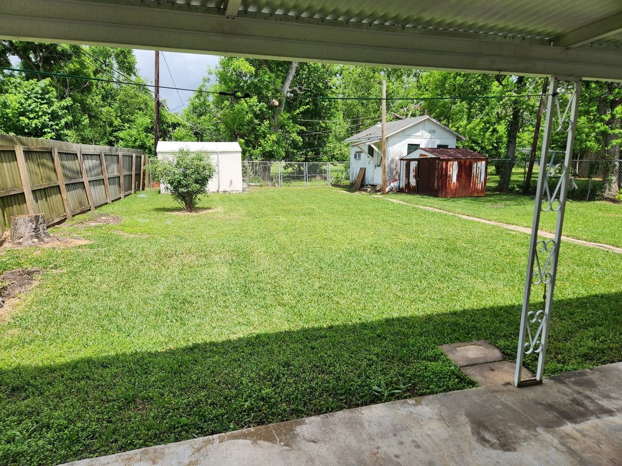 203 Elm St - Photo 4 of 4