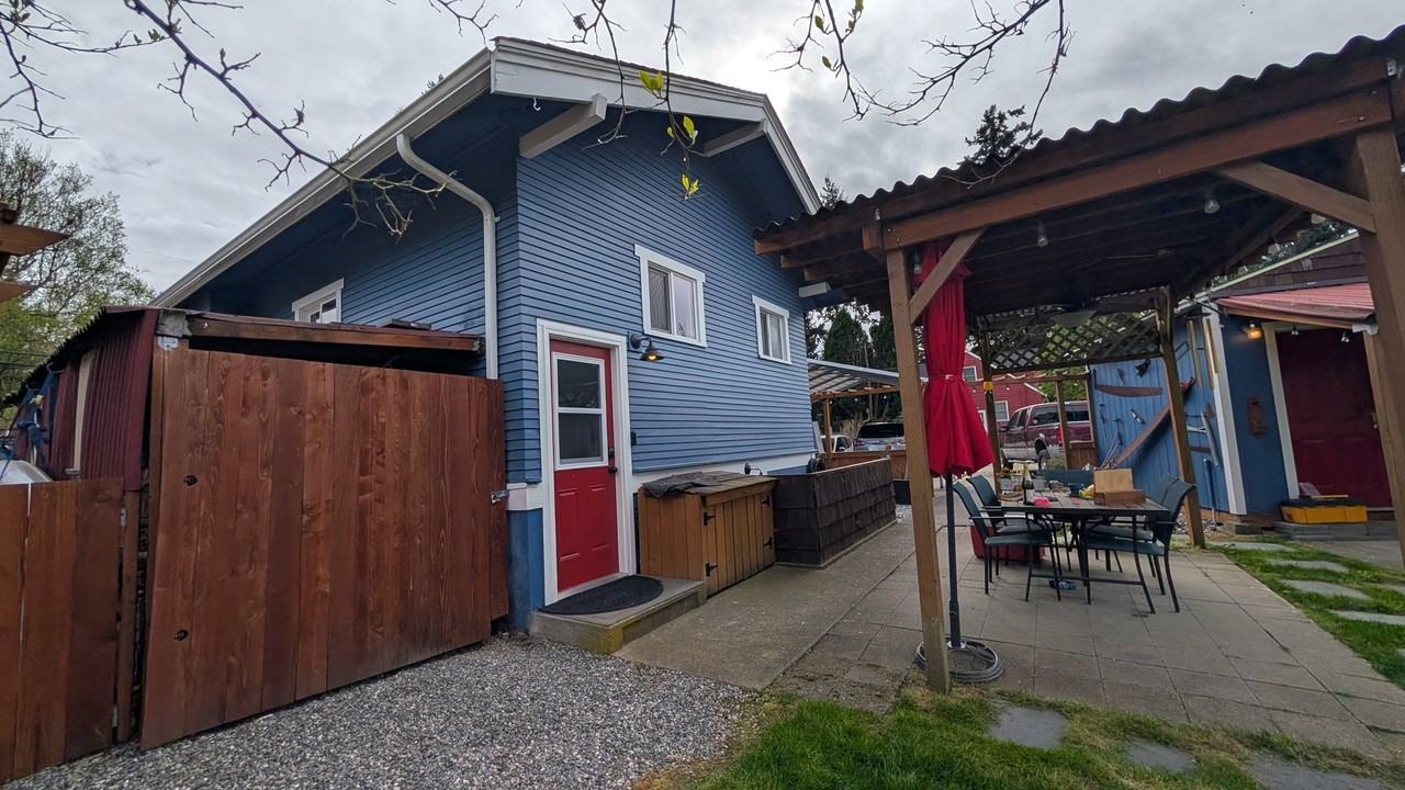 2728 Birchwood Ave - Photo 3 of 17