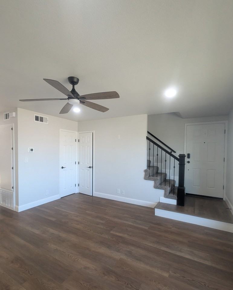 1301 Iguana Cir - Photo 7 of 39