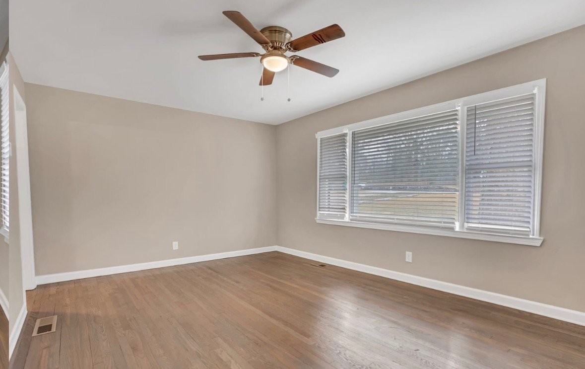 4803 Glenwood Rd - Photo 3 of 9