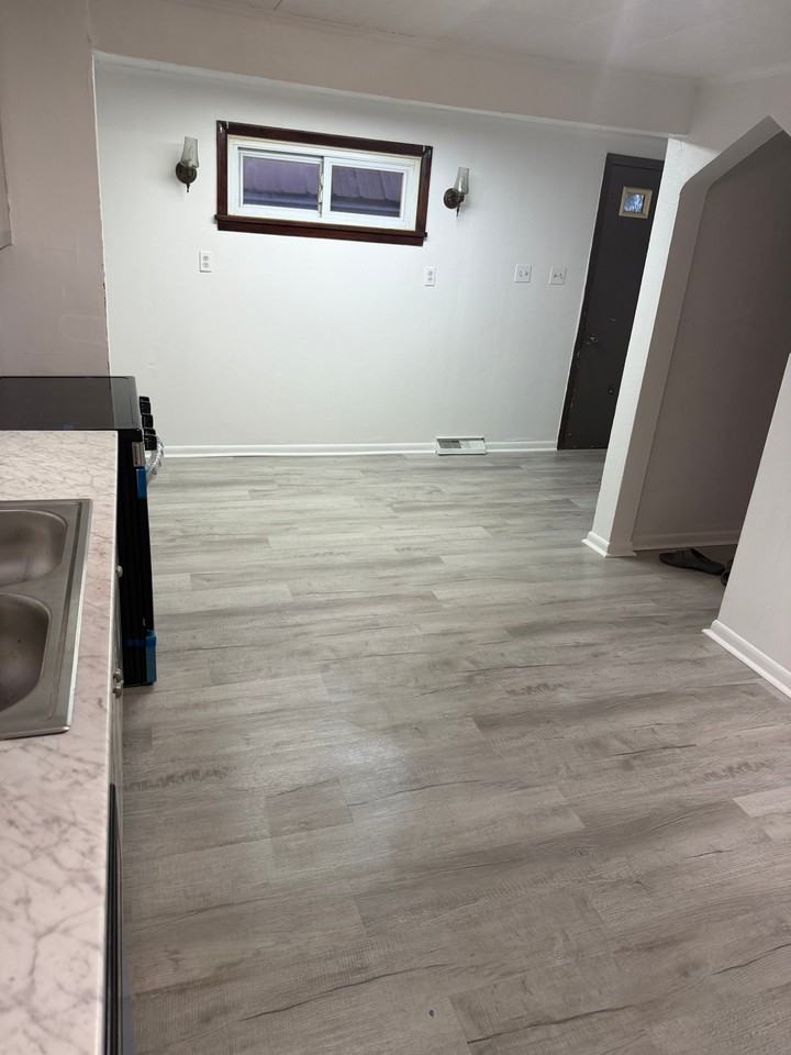 1347 High Rd - Photo 3 of 11