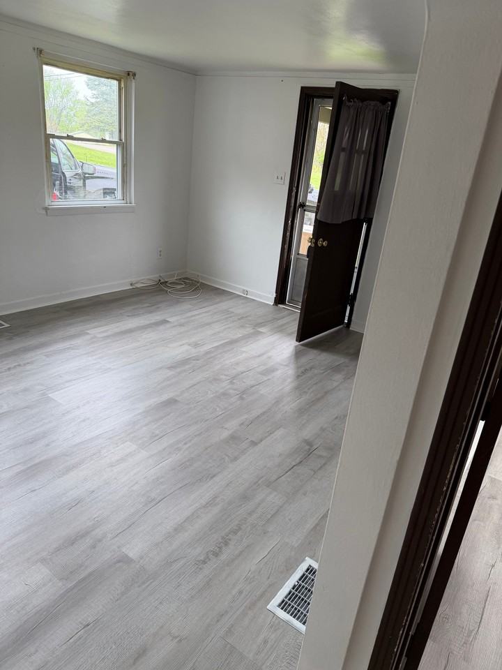 1347 High Rd - Photo 6 of 11