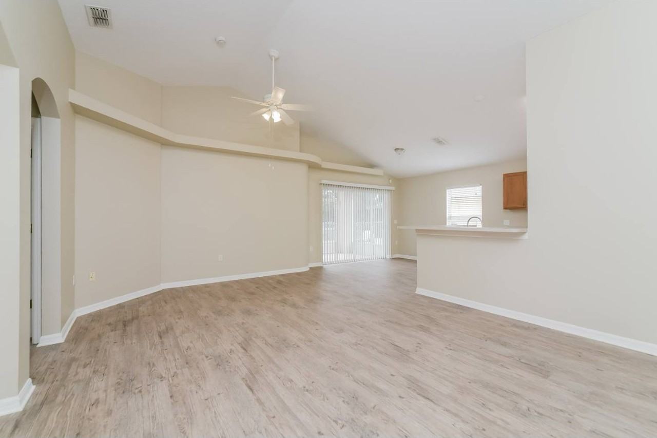 216 Manoel Ln - Photo 3 of 15