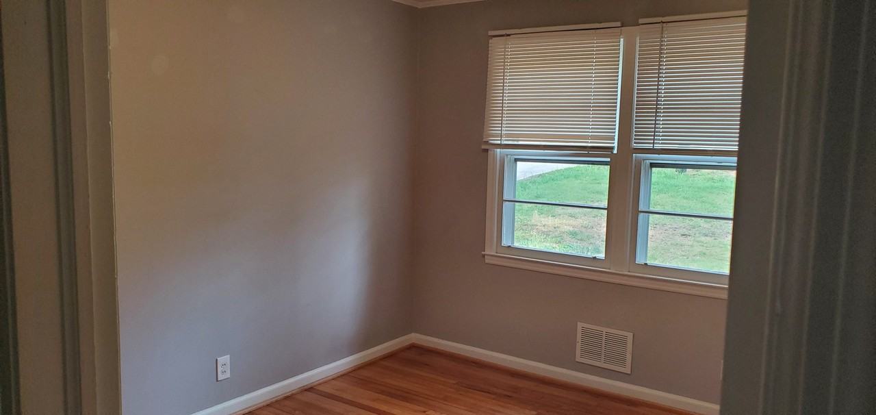 116 W Decatur St - Photo 7 of 10