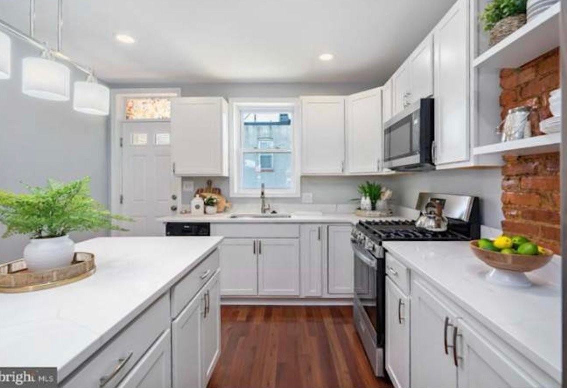 2815 Orleans St - Photo 5 of 13