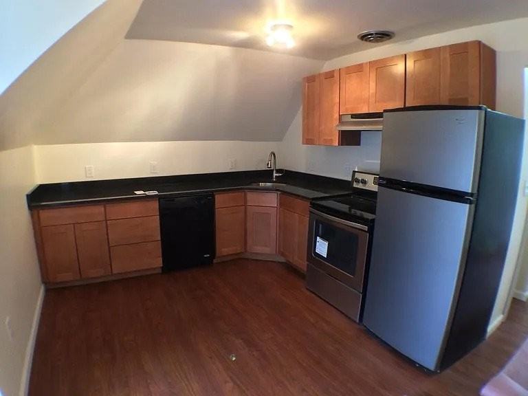 5647 Hampton St #3 - Photo 4 of 12