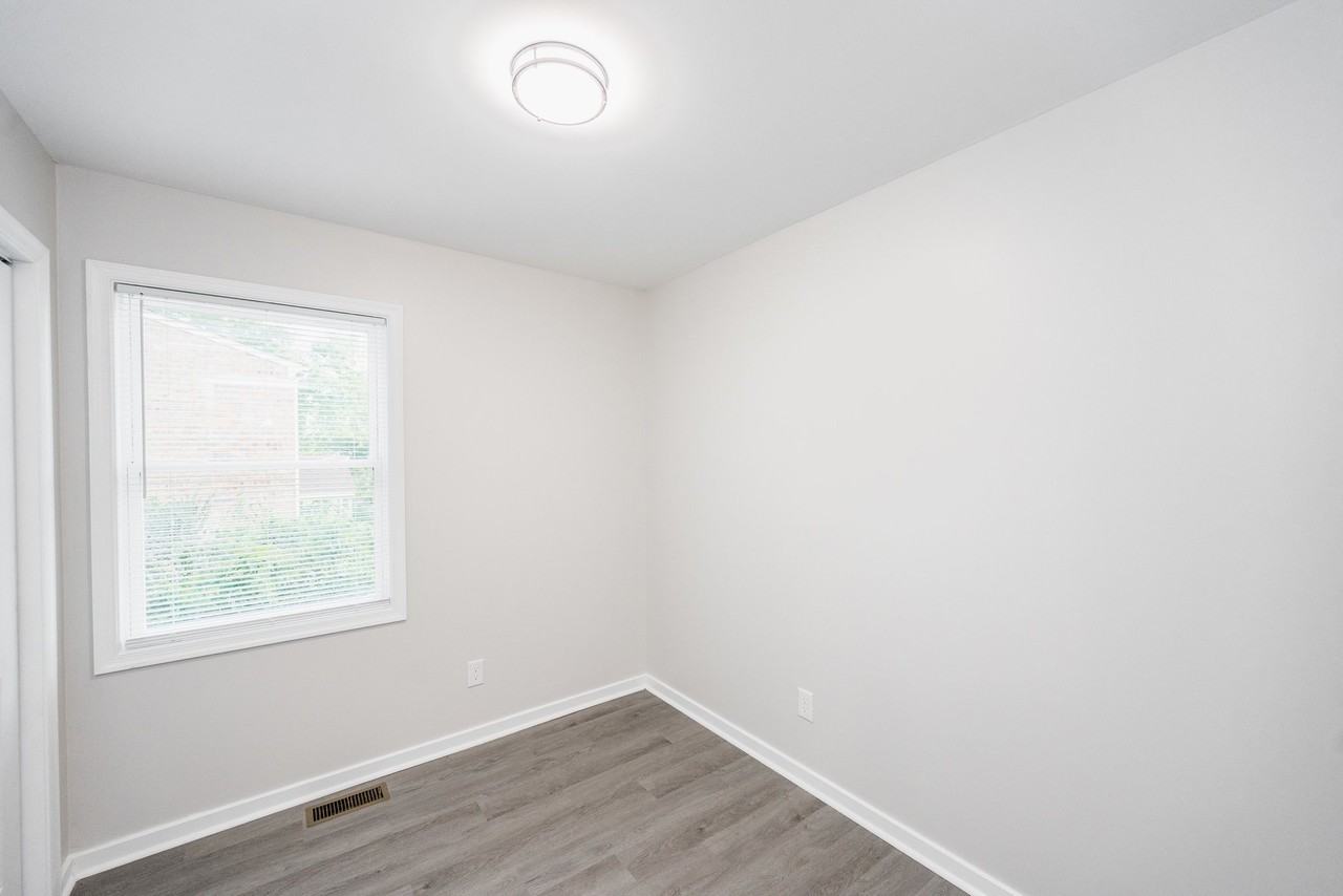 1008 8th St - Photo 5 of 14