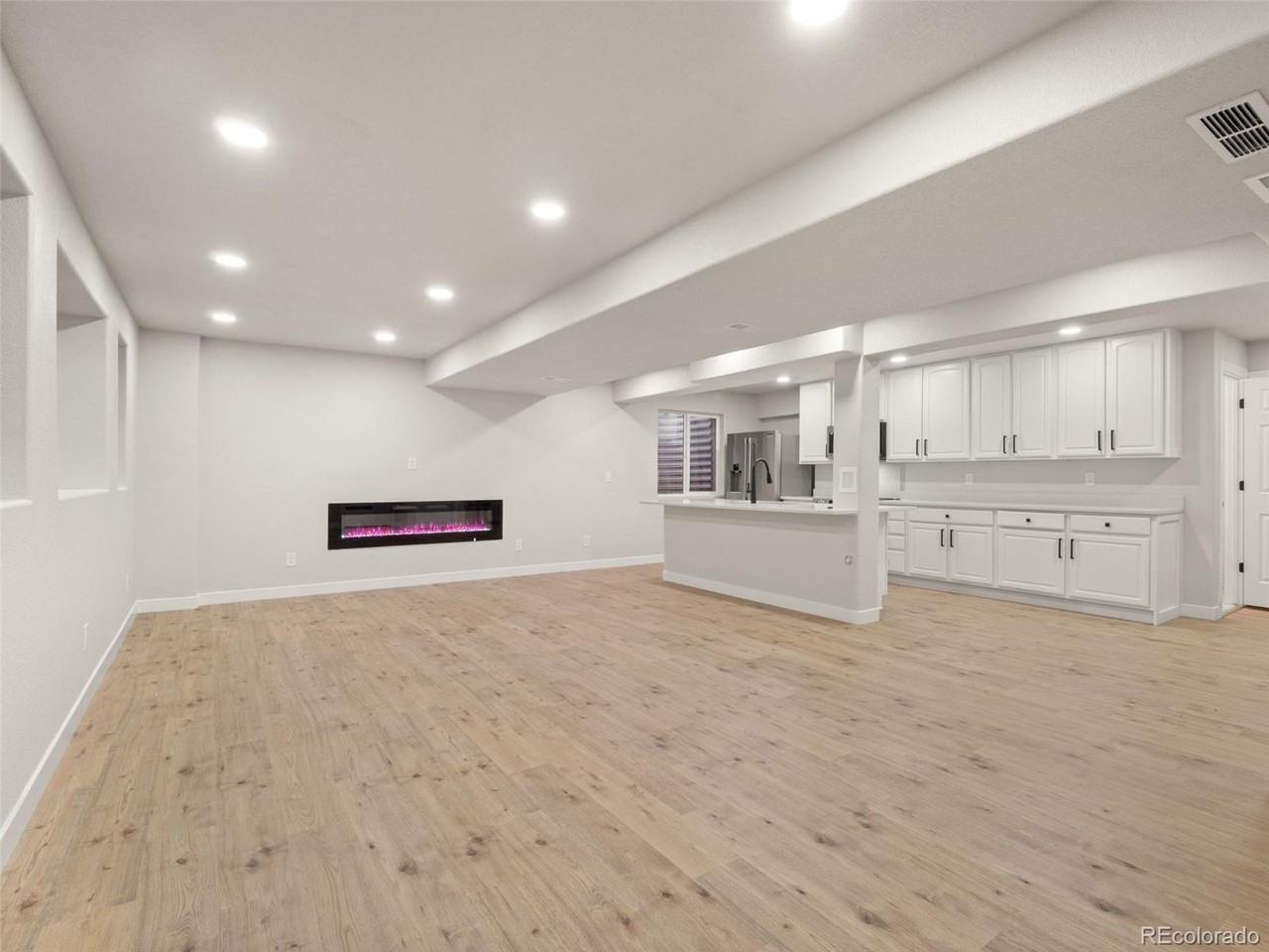 10742 Jellison Cir - Photo 2 of 14