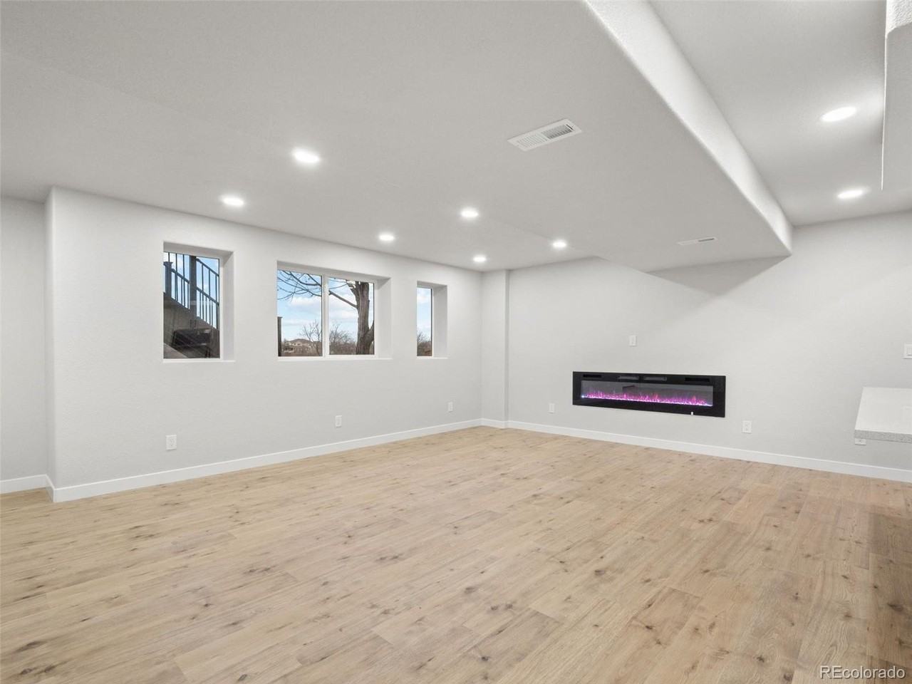 10742 Jellison Cir - Photo 5 of 14