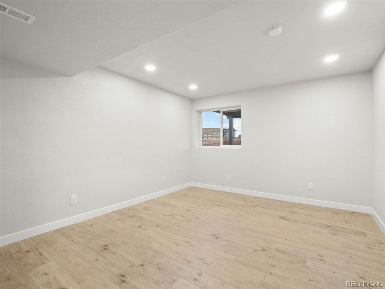 10742 Jellison Cir - Photo 7 of 14