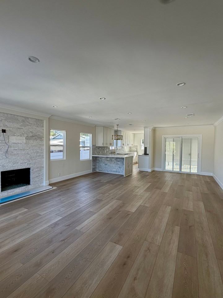 10622 Mcvine Ave - Photo 3 of 16