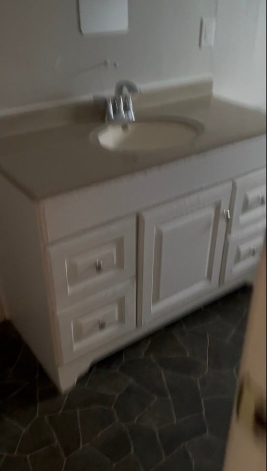 1305 Mott Ave - Photo 7 of 14