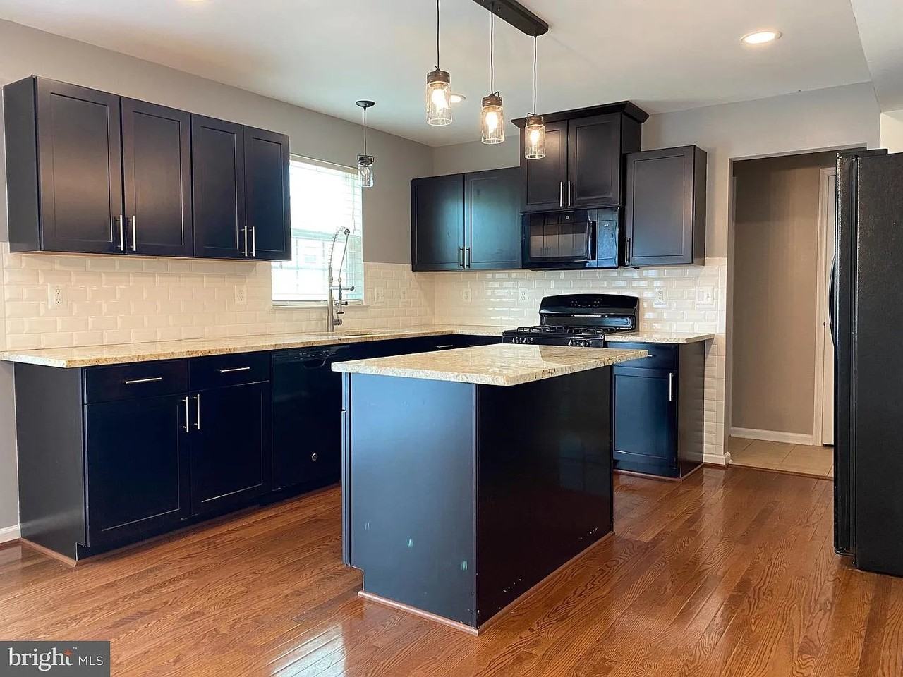 12203 Salt Cedar Ln - Photo 2 of 20