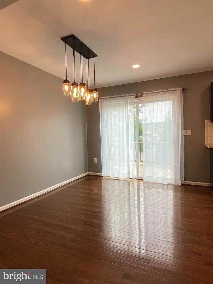 12203 Salt Cedar Ln - Photo 5 of 20