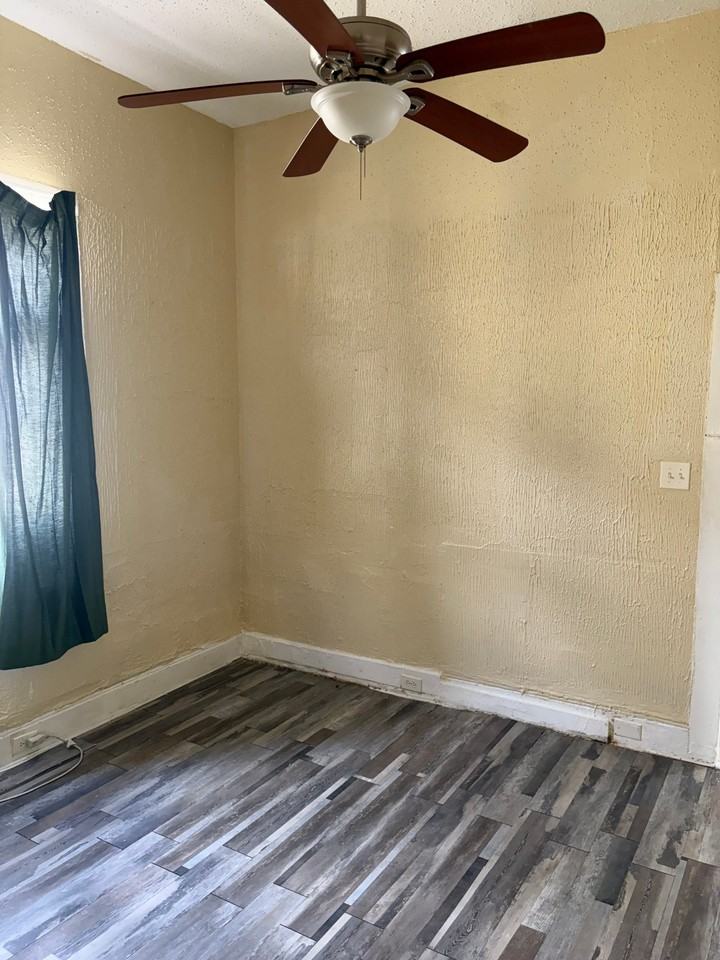 8626 Green St - Photo 4 of 10