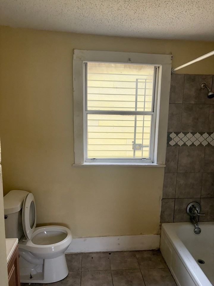 8626 Green St - Photo 6 of 10