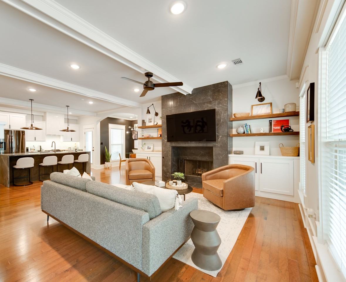 1323 Louisiana St #B - Photo 3 of 12