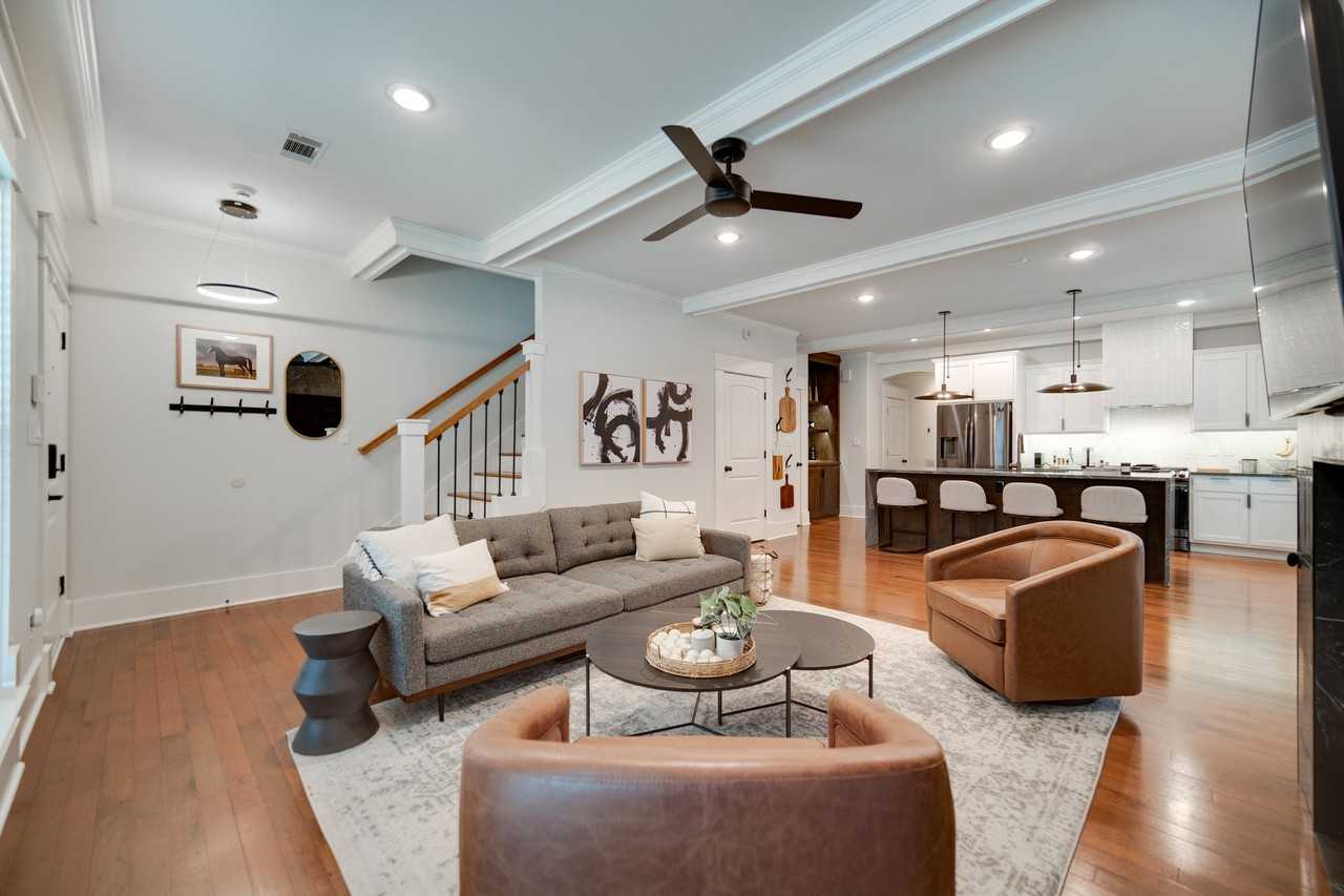 1323 Louisiana St #B - Photo 4 of 12