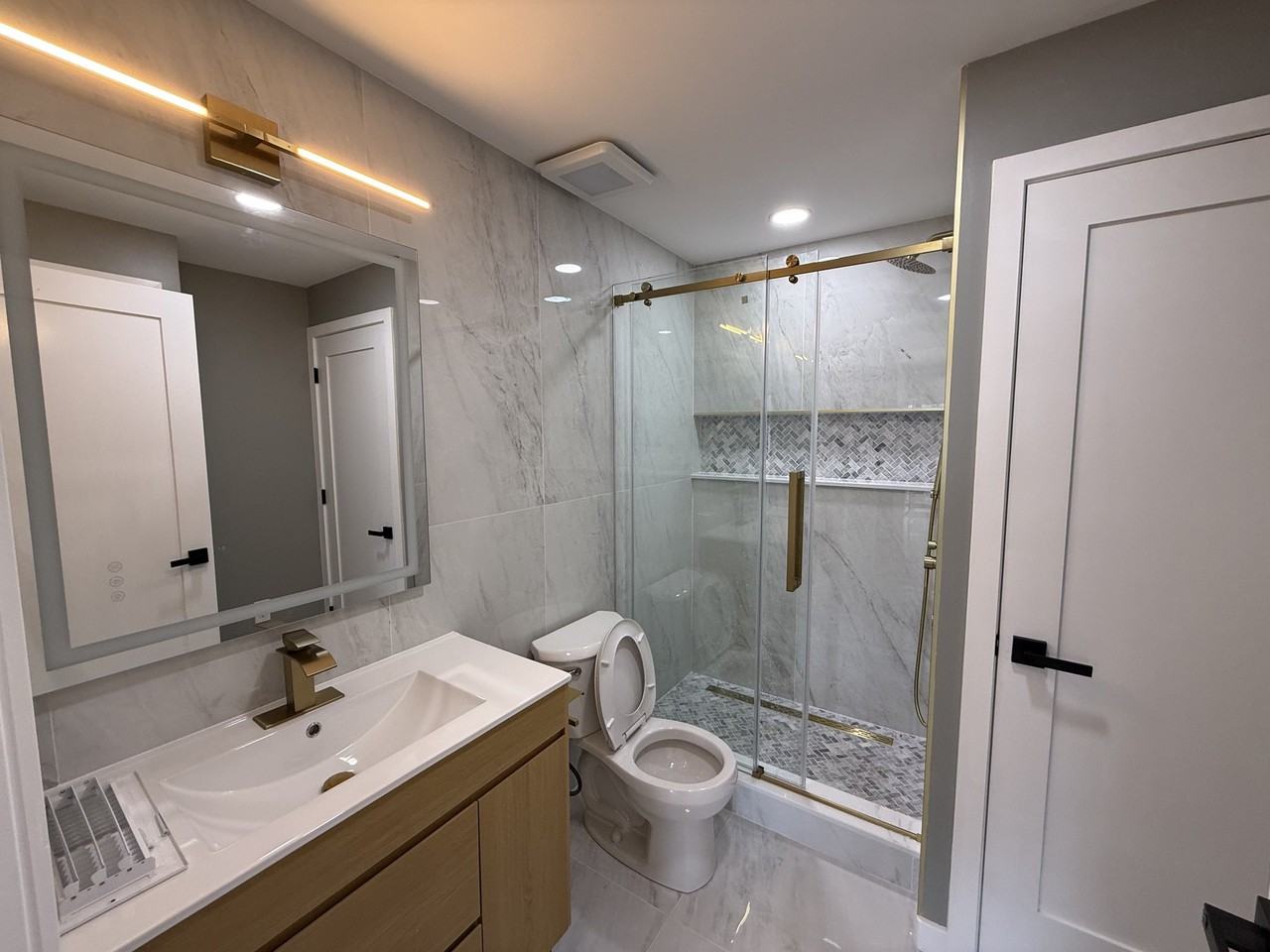 330 Aspen Way #330 - Photo 2 of 5